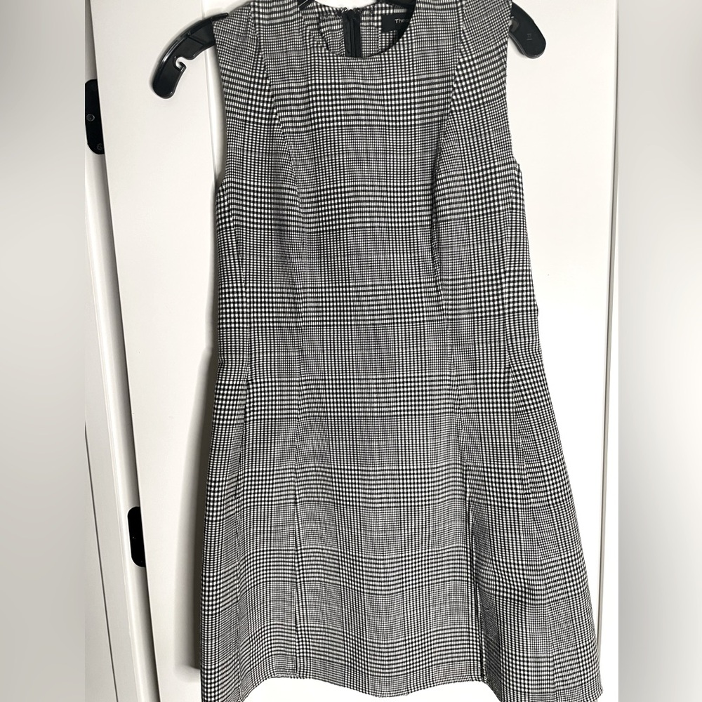 Theory Classic A-Line Shift Dress. Size 4